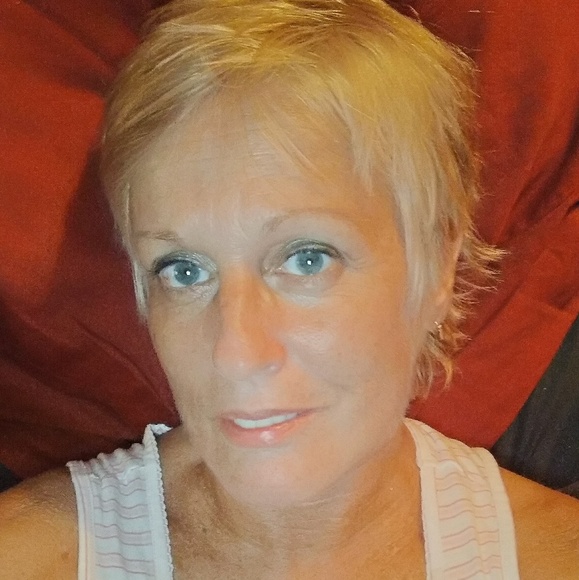 Meet your Posher, Lisa - Picture 1 of 1